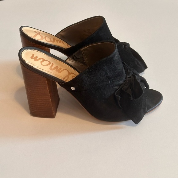 Sam Edelman Yumi Bow Heel Sandals in Black - Picture 2 of 7